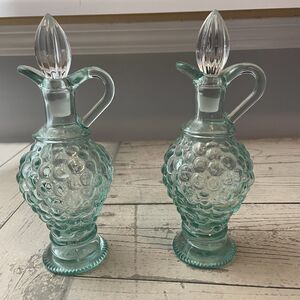 VTG Veteria Etrusca Aqua Green Art Deco Oil & Vinegar Cruet Grape Cluster Set